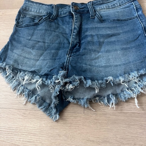 Fashionnova Slay The Fray Denim Shorts - Medium Blue Wash Size 9 - Picture 7 of 10